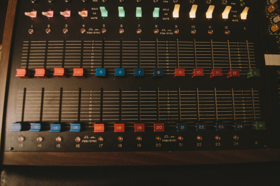 QE or monitor faders